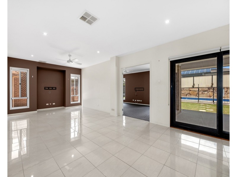 7 Corymbia Close, Narangba QLD 4504