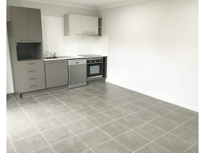 2/26 Conifer Avenue, Brassall QLD 4305