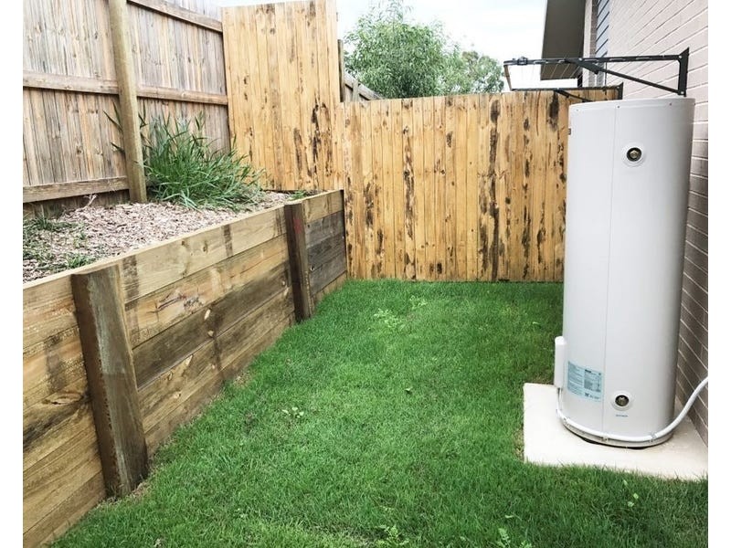 2/26 Conifer Avenue, Brassall QLD 4305