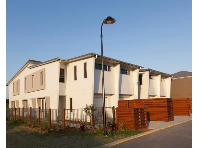 1/1 Daintree Park Way (AKA 1/2 Bunya Lane), Fitzgibbon QLD 4018