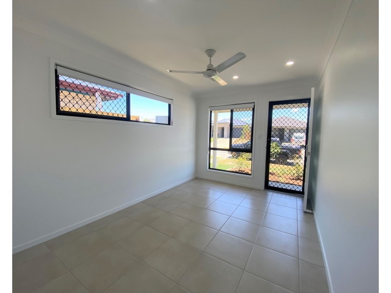 7 Mossman Place, South Maclean QLD 4280