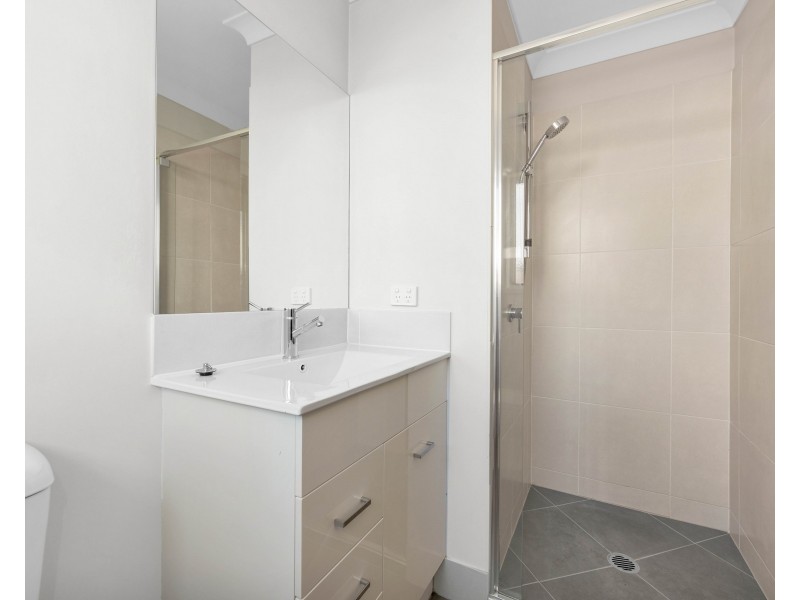 1/26 Conifer Avenue, Brassall QLD 4305