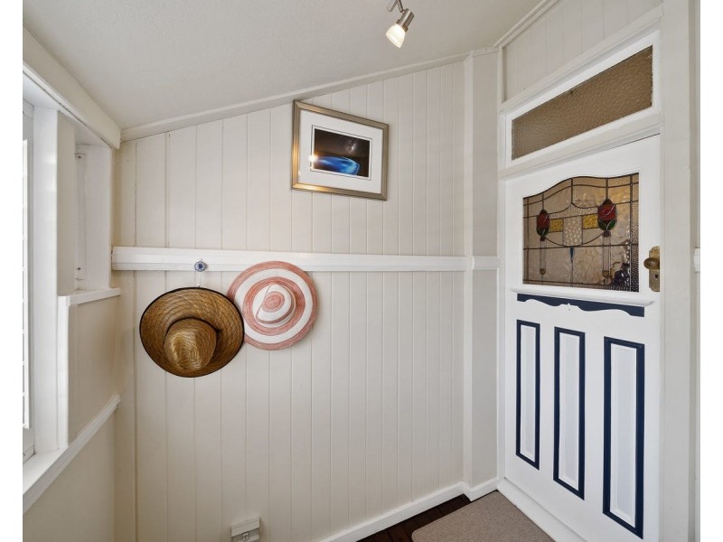 54 Ashgrove Crescent, Ashgrove QLD 4060