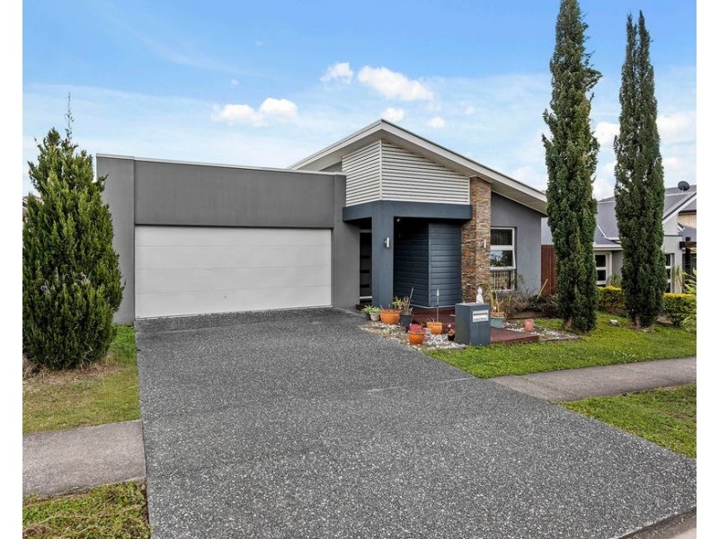 17 Mac Street, Bridgeman Downs QLD 4035