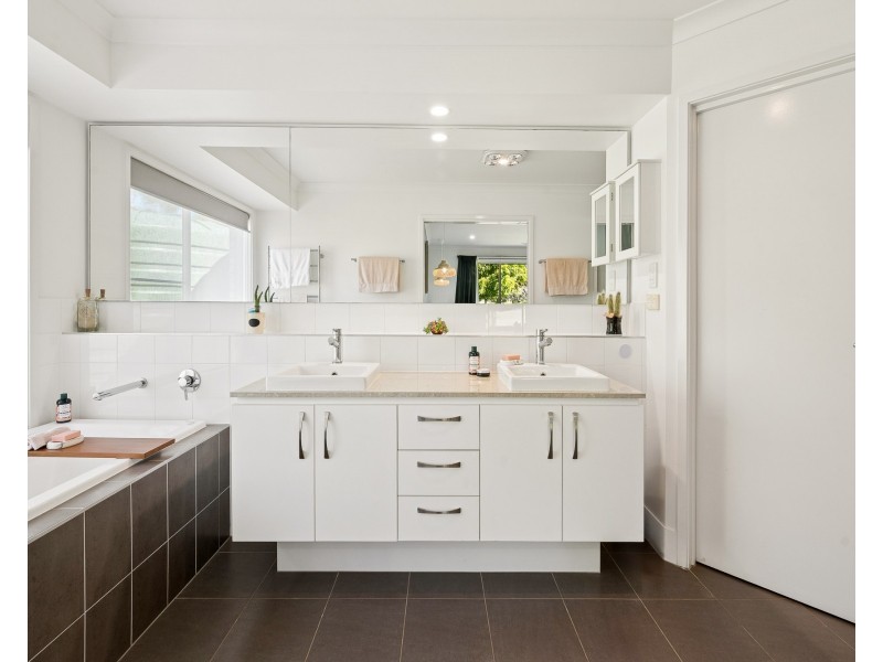 101 Shaws Road, Beerwah QLD 4519
