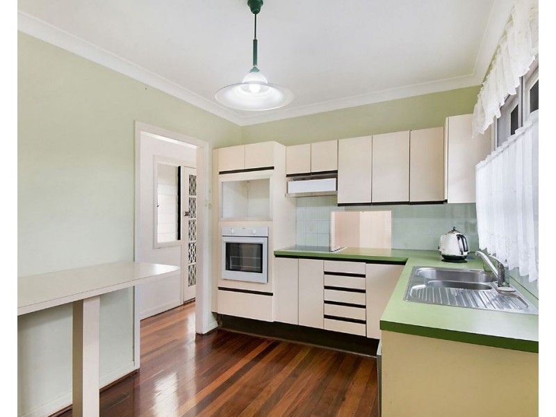 24 Dawn Street, Kedron QLD 4031