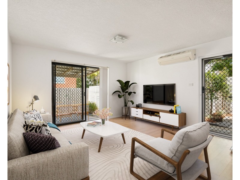 1/3 Honeysuckle Street, Mansfield QLD 4122