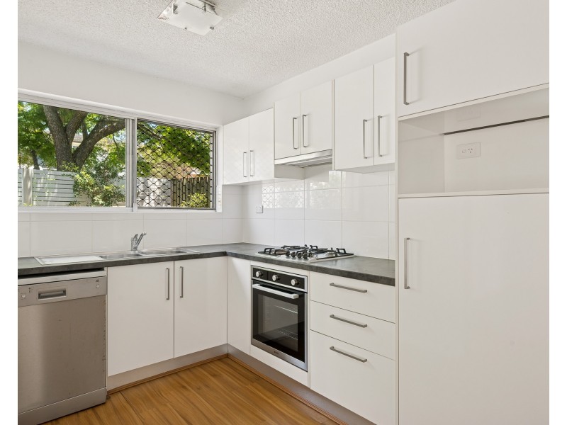 1/3 Honeysuckle Street, Mansfield QLD 4122