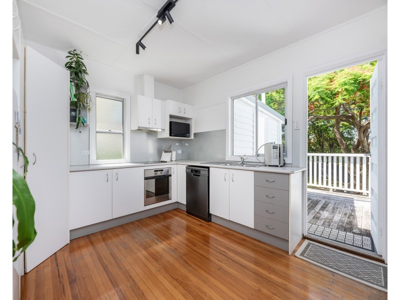 31 Webb Street, Stafford QLD 4053