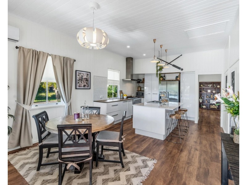 74 Emsworth Street AKA 31 Seaford Street, Wynnum QLD 4178