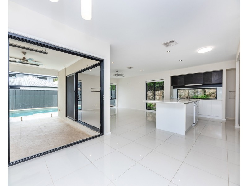 3 Georges Court, Everton Hills QLD 4053