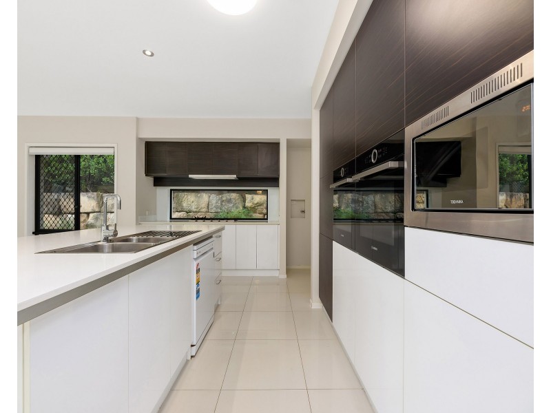 3 Georges Court, Everton Hills QLD 4053