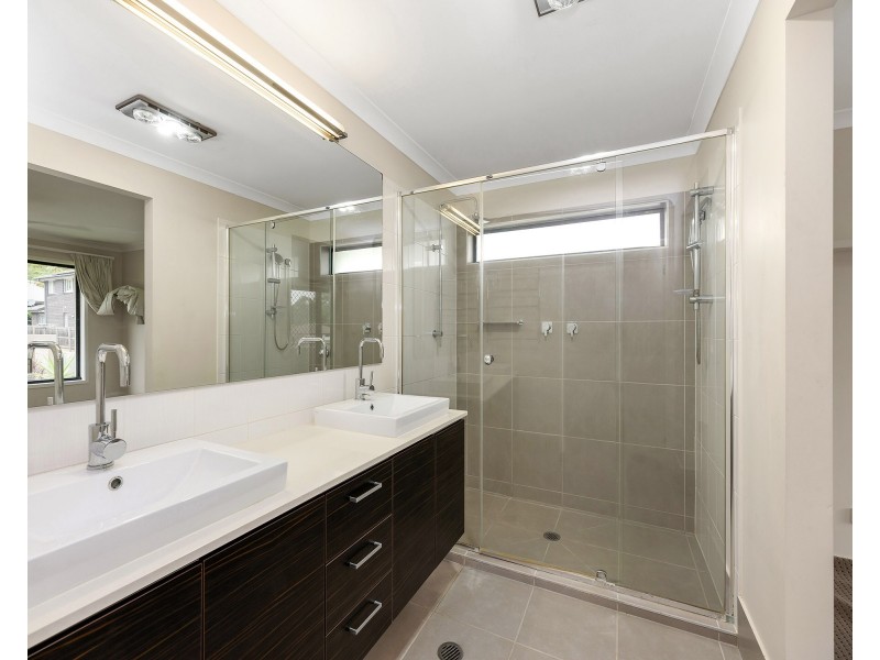 3 Georges Court, Everton Hills QLD 4053