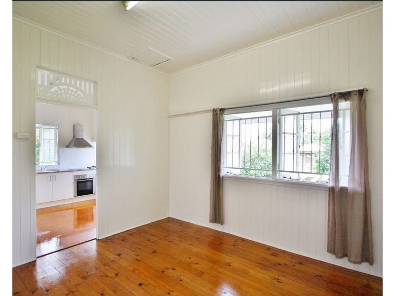 8 Paragon Street, Yeronga QLD 4104