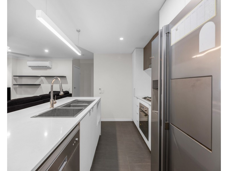 4/12 McKoy Street, Coopers Plains QLD 4108