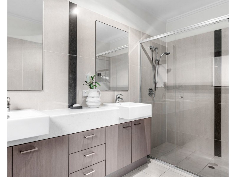 56 Whites Road, Manly West QLD 4179