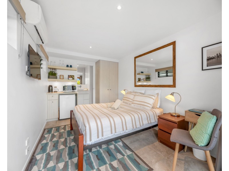 55 Fleurs Street, Woolloongabba QLD 4102