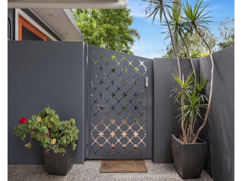 55 Fleurs Street, Woolloongabba QLD 4102