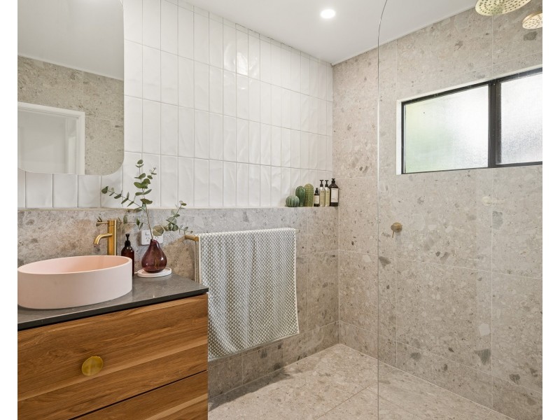 23 Argyle Street, Seventeen Mile Rocks QLD 4073