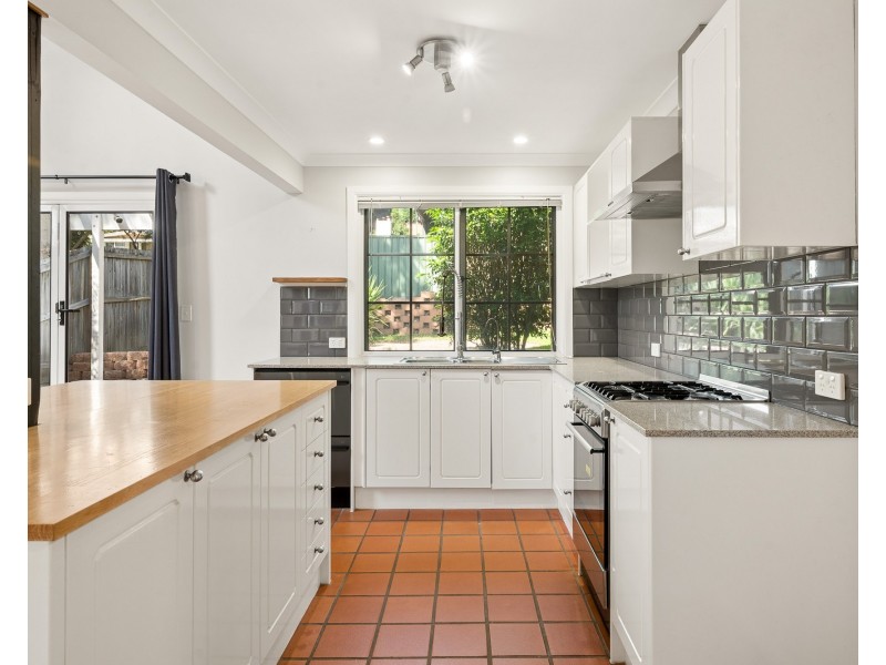 35 Argyle Street, Seventeen Mile Rocks QLD 4073