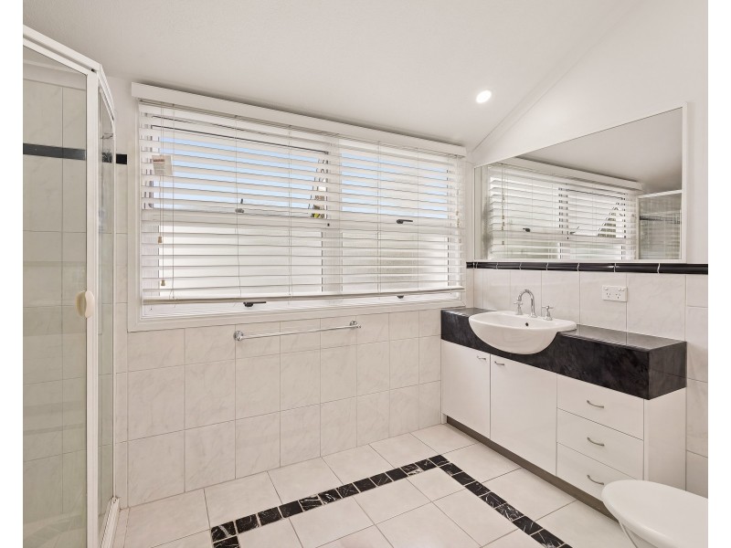 54 Ashgrove Crescent, Ashgrove QLD 4060