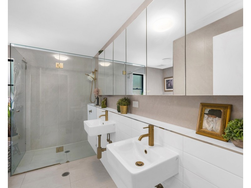 4/20 QUEENS ROAD, Taringa QLD 4068