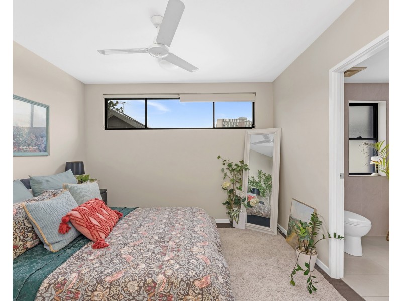 4/20 QUEENS ROAD, Taringa QLD 4068