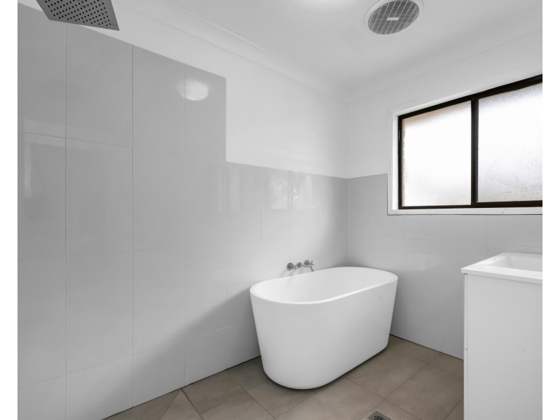 25 Palmer Avenue, Golden Beach QLD 4551