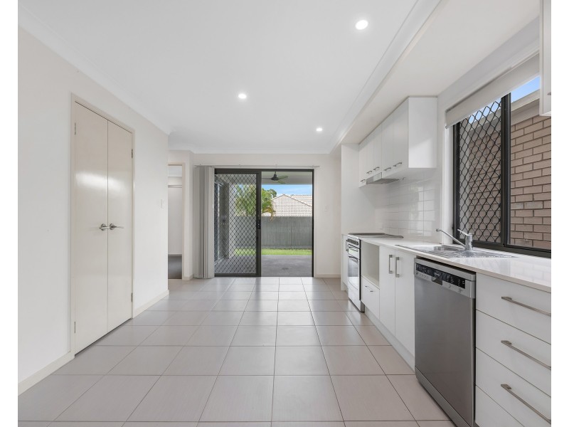 4 Carlingford Circuit, Warner QLD 4500