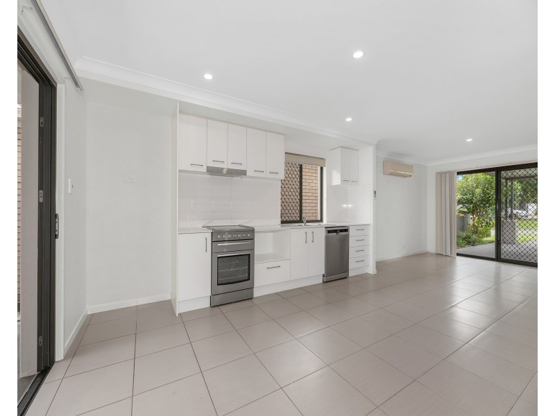 4 Carlingford Circuit, Warner QLD 4500