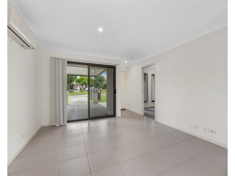 4 Carlingford Circuit, Warner QLD 4500