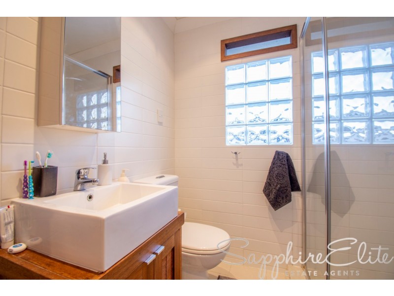 4 Cross Street, Raceview QLD 4305