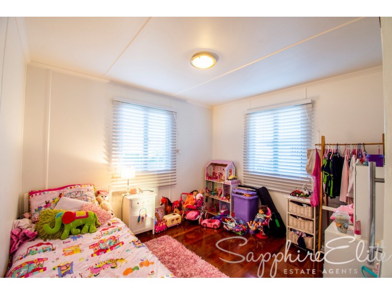 4 Cross Street, Raceview QLD 4305