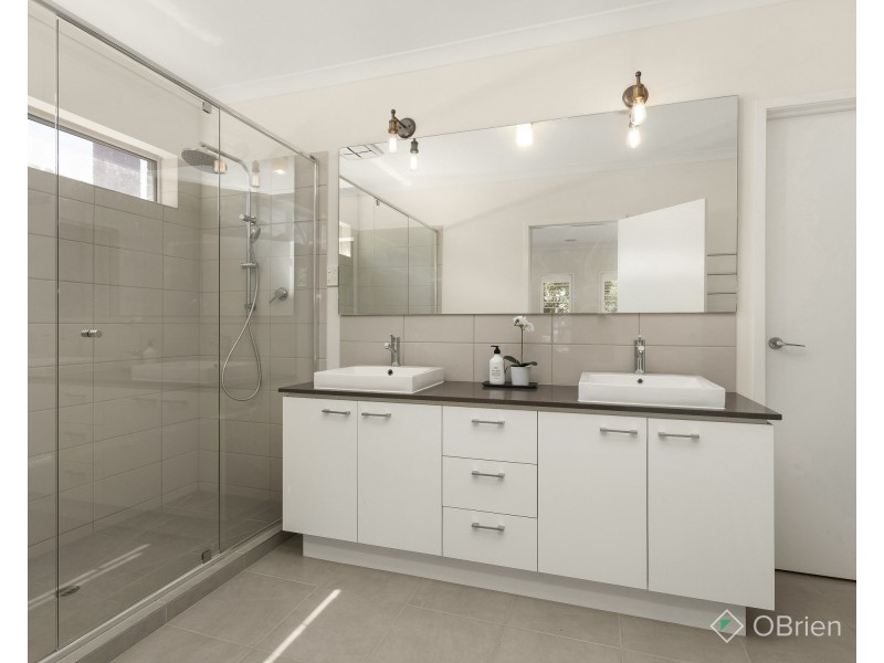 8 Cheel Street, Oakleigh East VIC 3166