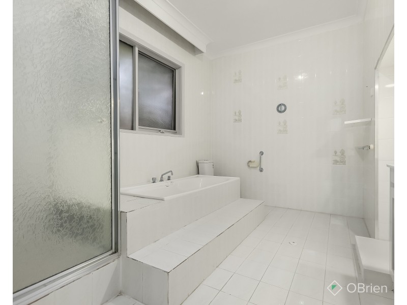 5 Claronga Street, Bentleigh East VIC 3165