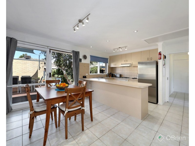 2/27 Elata Street, Oakleigh South VIC 3167