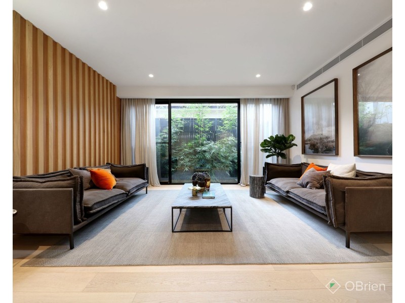 9B Fitzgibbon Crescent, Caulfield North VIC 3161