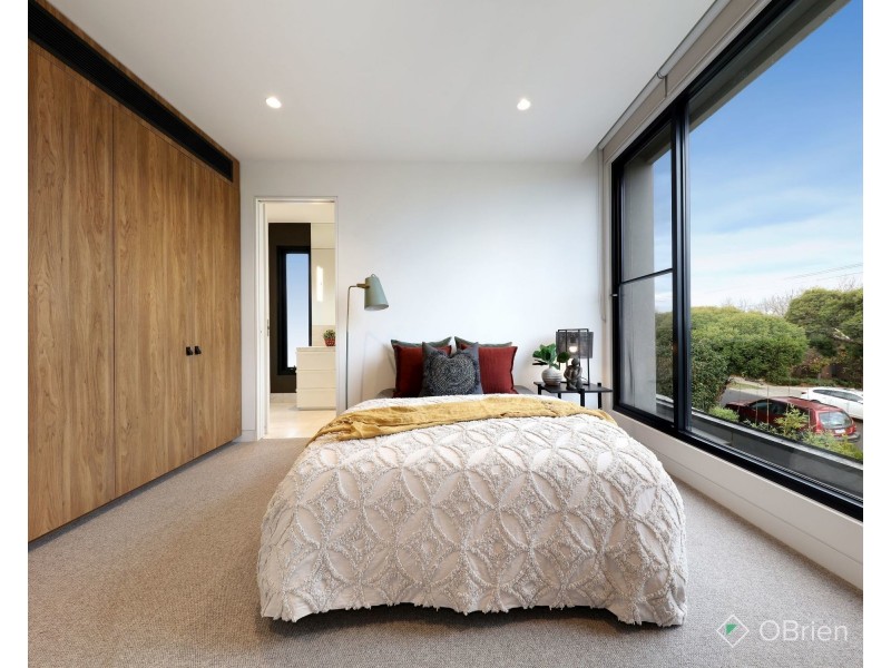 9B Fitzgibbon Crescent, Caulfield North VIC 3161