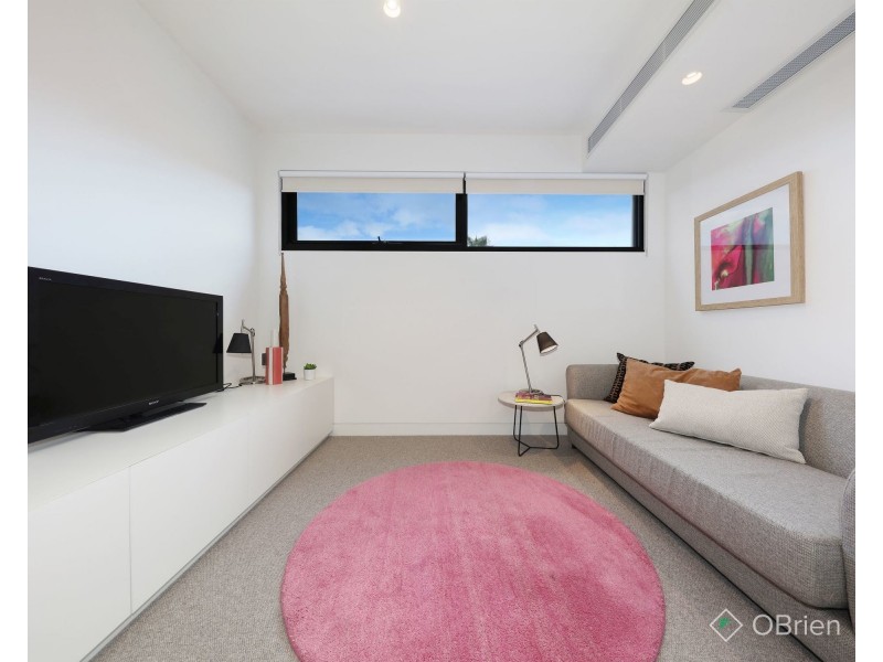 9B Fitzgibbon Crescent, Caulfield North VIC 3161