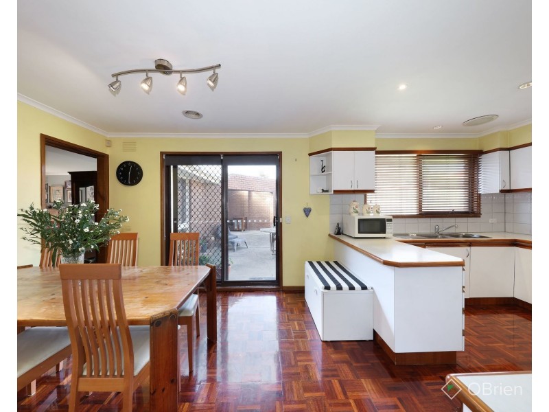 6 Tatiara Avenue, Clarinda VIC 3169