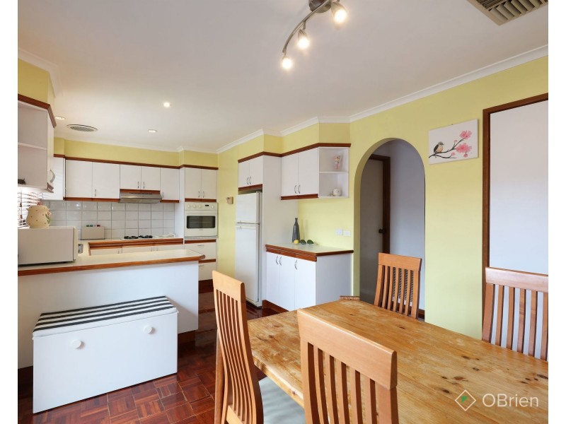 6 Tatiara Avenue, Clarinda VIC 3169