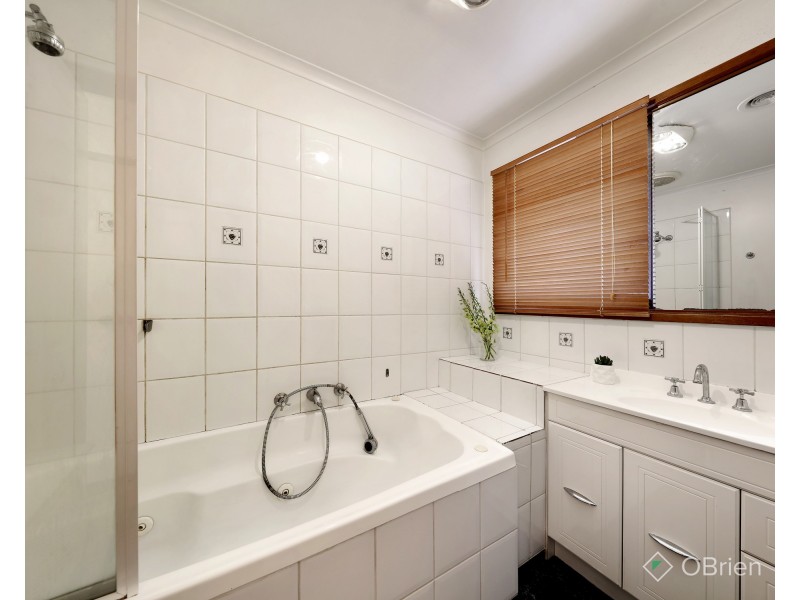 6 Tatiara Avenue, Clarinda VIC 3169