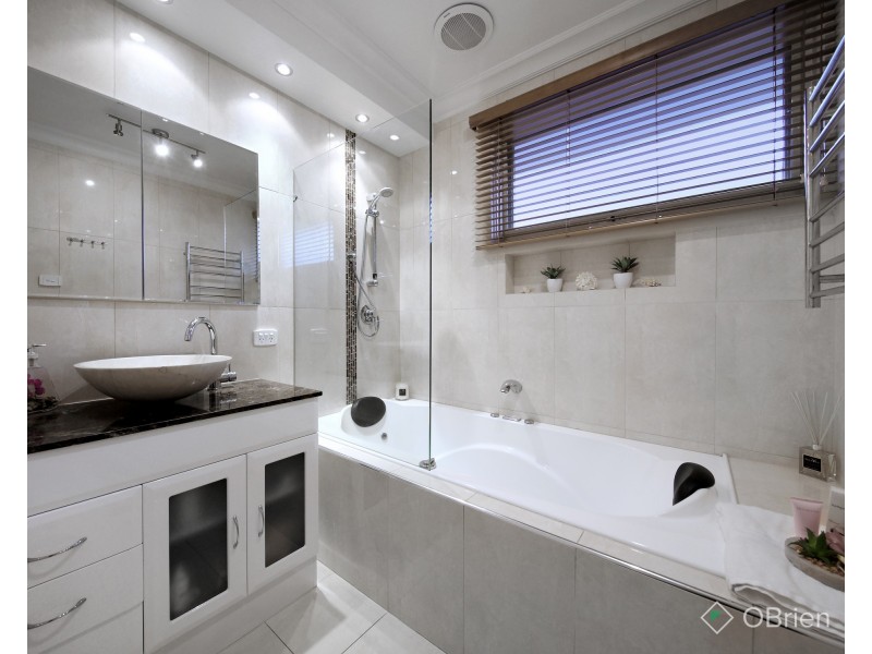 1/29 Golf Road, Oakleigh South VIC 3167