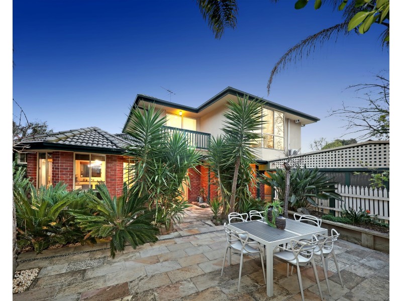 2/18a Canterbury Street, Hughesdale VIC 3166