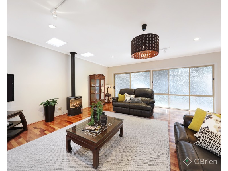 2/18a Canterbury Street, Hughesdale VIC 3166