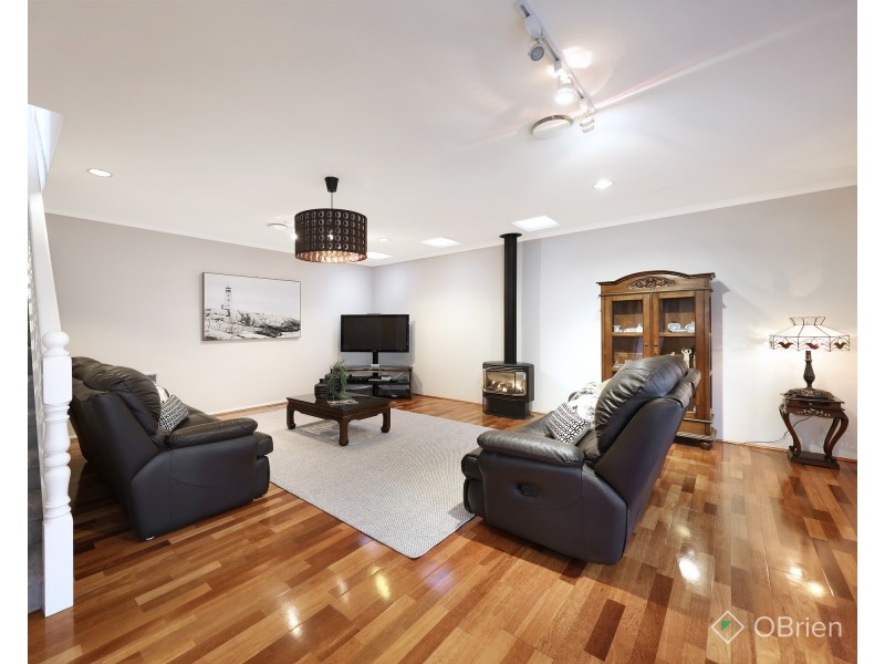 2/18a Canterbury Street, Hughesdale VIC 3166