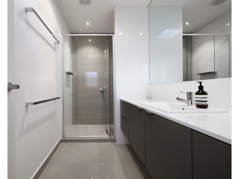 16 Arnold Road, Brighton East VIC 3187