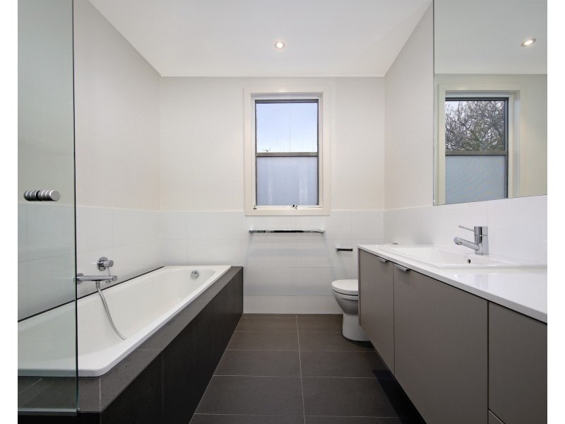 16 Arnold Road, Brighton East VIC 3187