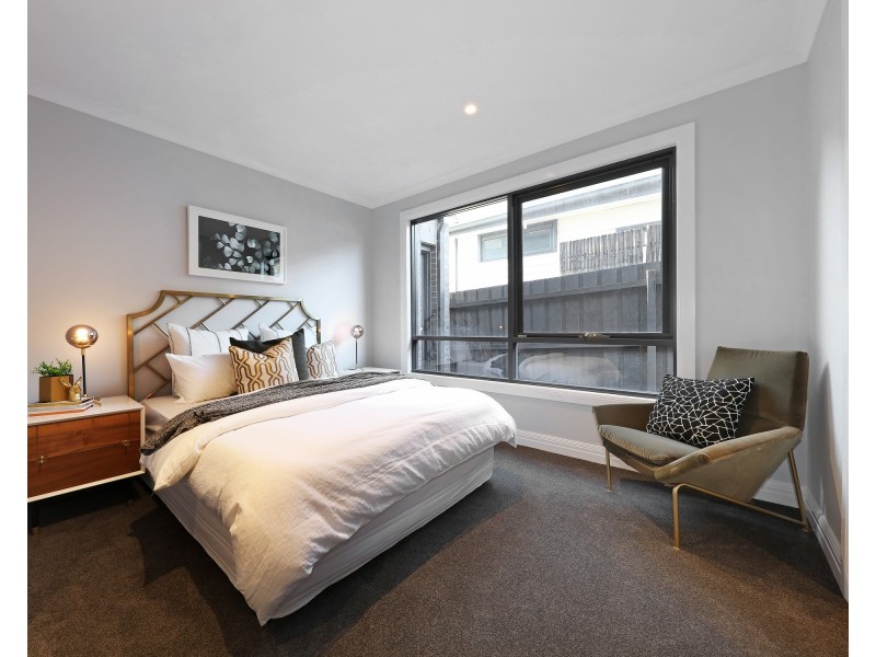 18B Sandra Grove, Bentleigh VIC 3204