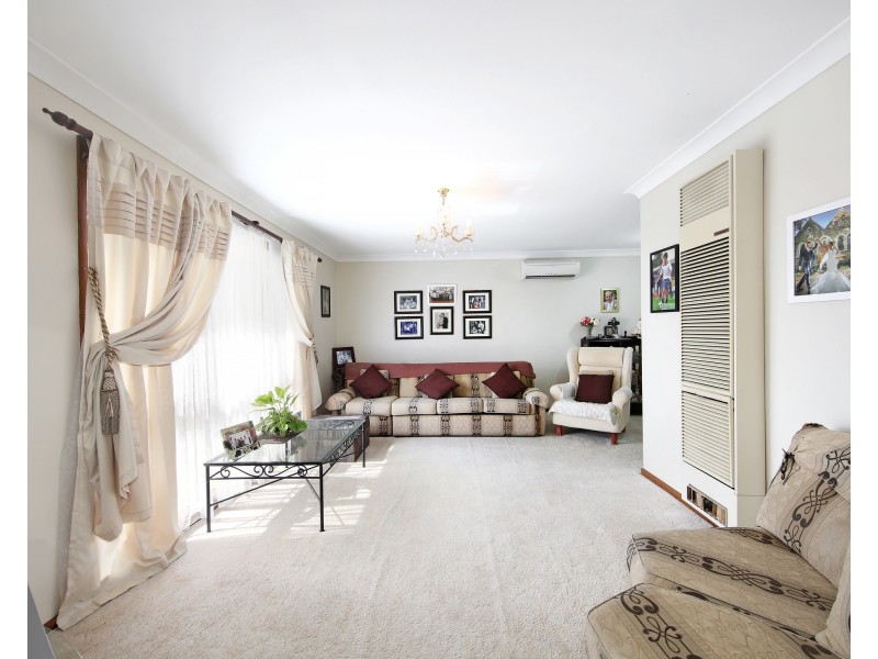 50 Springfield Crescent, Hampton Park VIC 3976